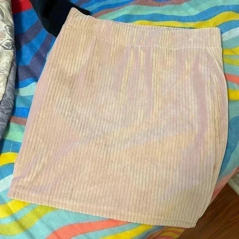 Size XXS pink  bodycon skirt